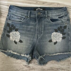 Express embroidered denim jean high rise shorts size 4